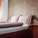 Hotel Alf