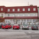 Alf Hotel