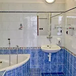 Alf Hotel 3*