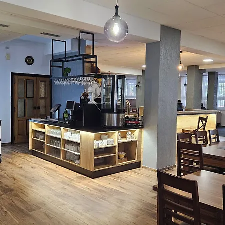 Hotel Alf