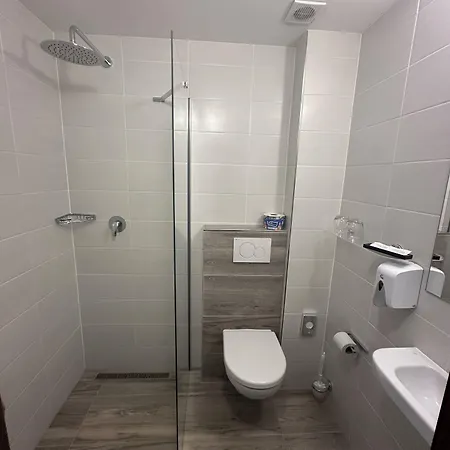 Alf 3* Borovany (Ceske Budejovice)
